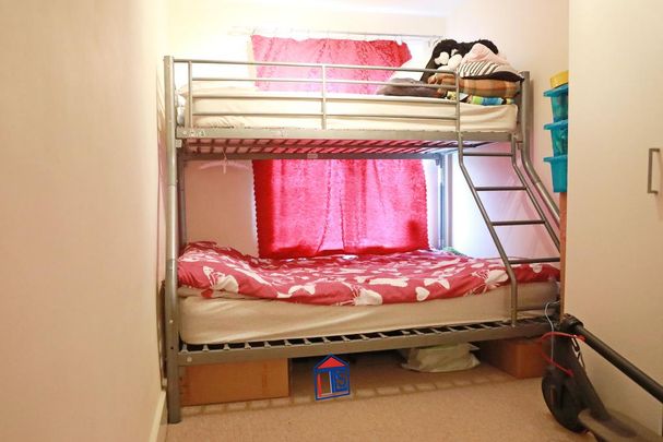 3 bedroom flat to rent - Photo 1