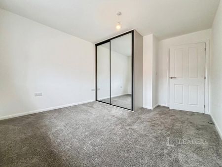 4 bedroom semi-detached house to rent - Photo 2