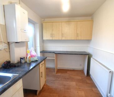 2 bedroom semi-detached house to rent - Photo 4