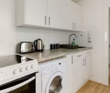Studio Flat, Old Compton Street, W1D - Photo 4