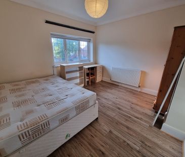6 Bed Student Accommodation - Photo 4