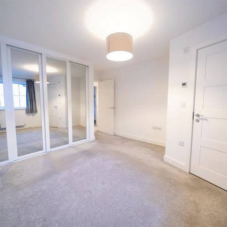 4 bedroom detached house to rent - Photo 3