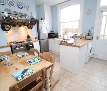 3 bedroom terraced house to rent - Photo 6