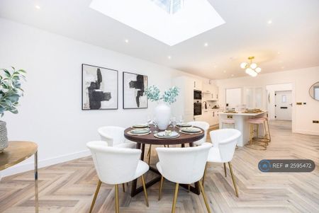 3 bedroom detached house to rent - Photo 3