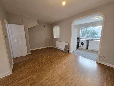 Nursery Close, Enfield, EN3 - Photo 2