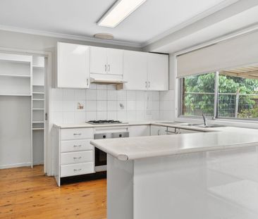 Comfortable & Cozy 3 Bedroom Home - Centrally Located - Photo 1