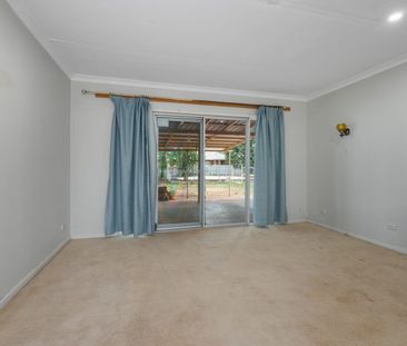 Positioned on a large block in the sought-after suburb of Victory H... - Photo 2