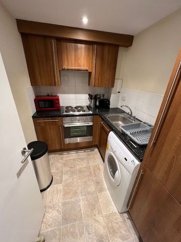 2 Bed Flat, Nicolson Square, EH8 - Photo 2
