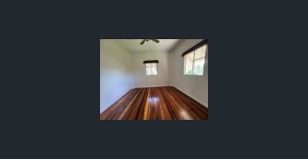 4 bedroom timber home - walk to the train - Photo 3