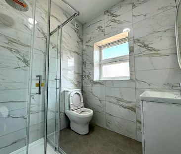 2 bedroom ground floor flat to rent - Photo 5