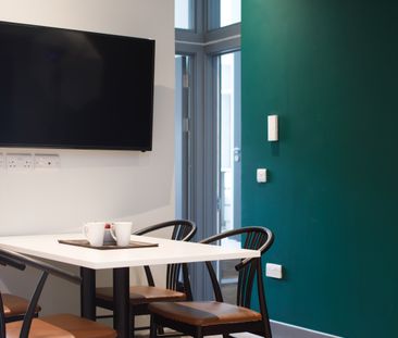 Park Street Room 1 - Photo 2