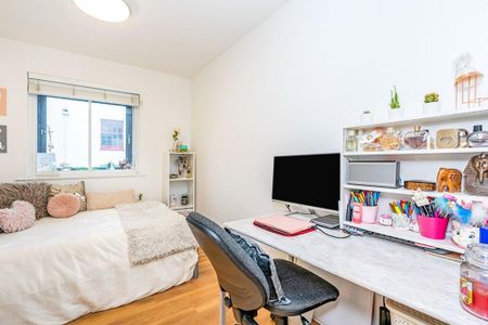 4 bedroom flat to rent - Photo 5