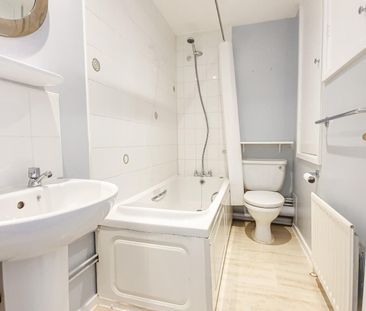 Badgers Close, Hertford - Photo 3