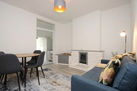 1 bedroom in a house share to rent - Photo 2