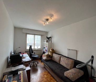 Agréable appartement de 3 pièces au 4ème étage proche du centre ville - Photo 2
