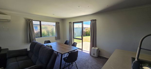 Well laid out 4-bedroom family home - Photo 1