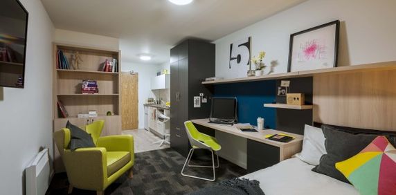 Stephenson at The Railyard, Cambridge - Photo 2