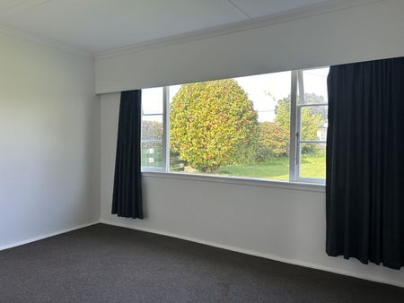 8 Clifford Street, Hawera - Photo 5