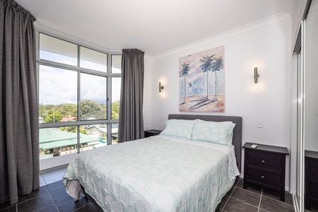 FURNISHED THREE BEDROOM APARTMENT WITH EXCLUSIVE USE ROOFTOP - Photo 5