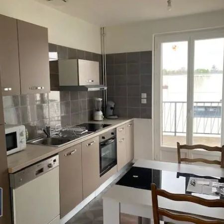 Appartement à louer 4 pièces 77m² - Photo 3