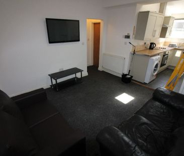 Fylde Road, PRESTON, Lancashire PR2 2NH - Photo 4