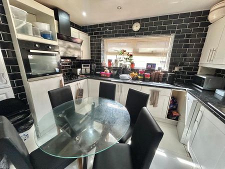3 bedroom house to rent - Photo 2