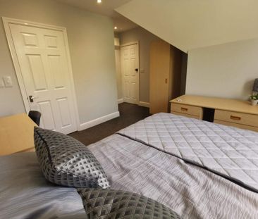 1 bedroom in a house share to rent - Photo 2