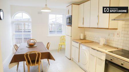 Large 3-bedroom apartment for rent in The Liberties, Dublin - Photo 3