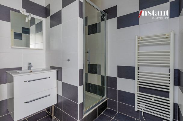 Métro Valmy T2, - Photo 1