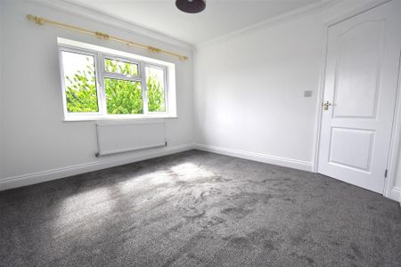 3 bedroom detached house to rent - Photo 4