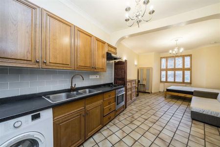 House to rent - Photo 2