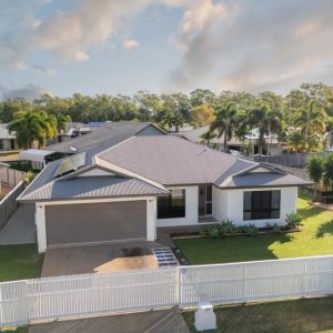 Cool Coastal Comfort on Coolaree Drive! - Photo 3