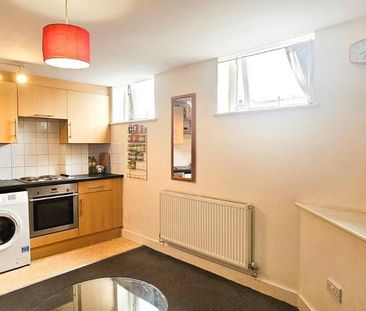 1 bedroom flat to rent - Photo 6