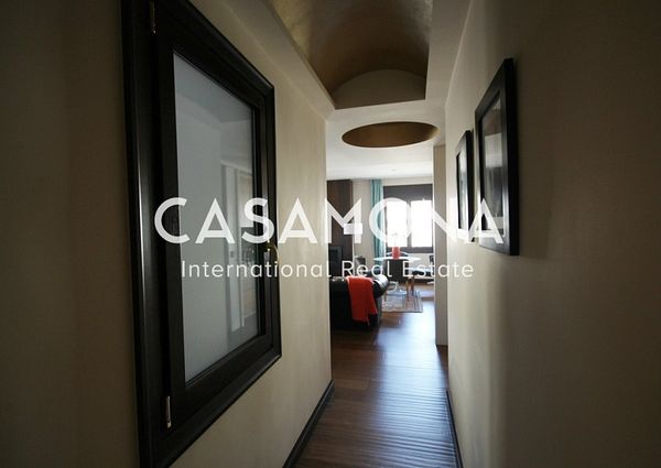 Stylish 1 Bedroom Apartment with Balcony Overlooking La Rambla