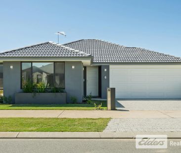 Beautifully Presented Family Home in Sought-After Baldivis Estate - Photo 4