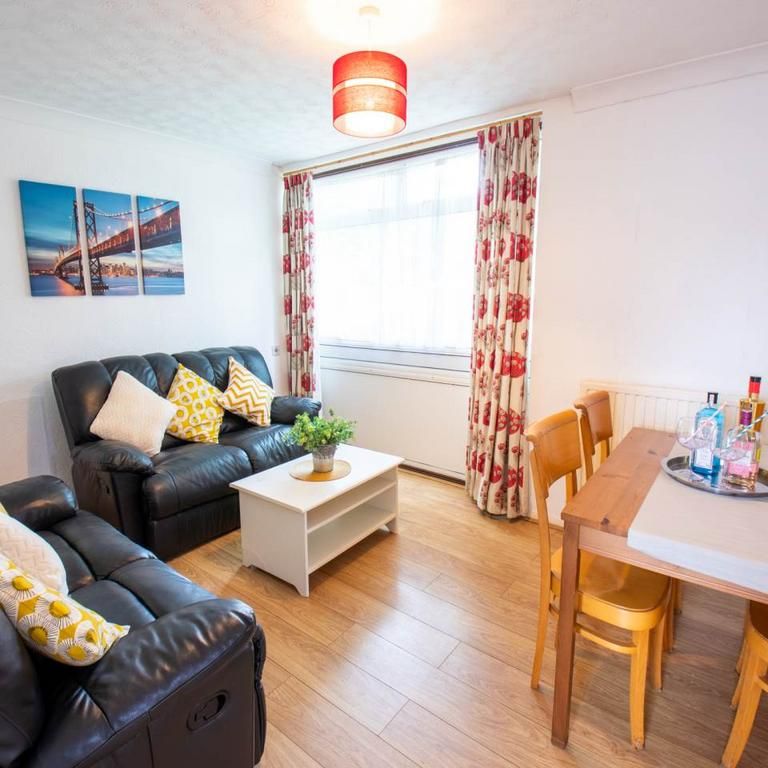 4 bedroom house to rent - Photo 1