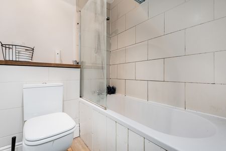 3 Bed Flat, Brook Drive, SE11 - Photo 3