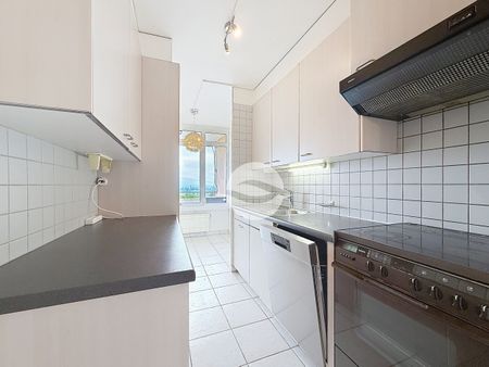 Nice 4,5 room apartment with View in PPE with shared pool - Photo 5
