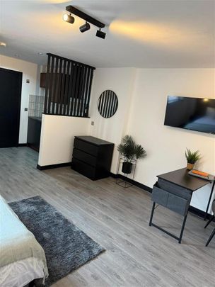 Studio to rent - Photo 1