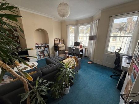 1 bedroom flat to rent - Photo 2