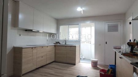 4 room luxury Flat for rent in Plaza ciudad de brujas, Valencia - Photo 4