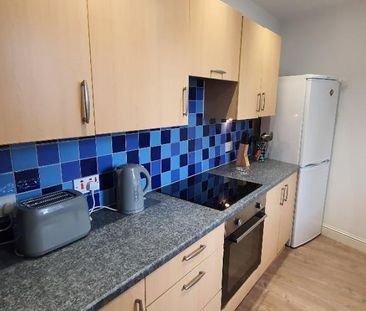 2 bedroom flat to rent - Photo 4