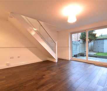 3 bedroom House in Statham Court, Bracknell - Photo 6