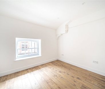 A fantastic opportunity to rent a newly renovated two bedroom apart... - Photo 4