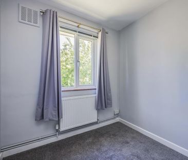 3 bedroom bungalow to rent - Photo 4