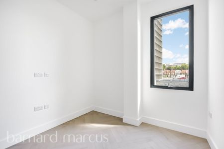 High Street - Photo 4