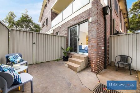 “Modern Studio Retreat in Bankstown – Style, Convenience & Value” - Photo 5