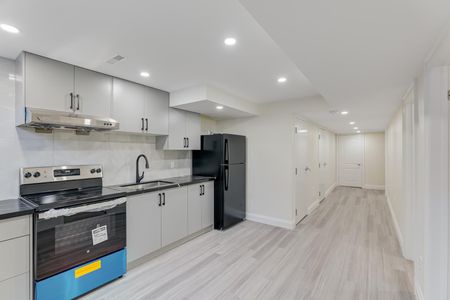 For Lease - 98 Waterbridge Way, Toronto, Ontario - Photo 3