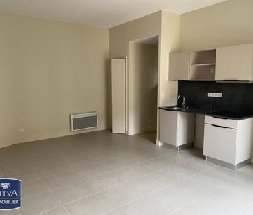 Location Appartement 2 pièces 48m² FONTENAY LE COMTE 85200 - Photo 6