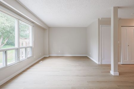 For Lease - 570 Waverly Street Unit# 33, Oshawa, Ontario - Photo 5